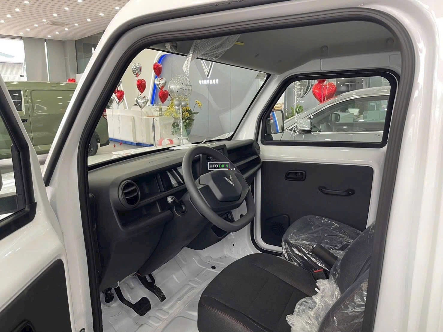 Khoang lái của VinFast EC Van