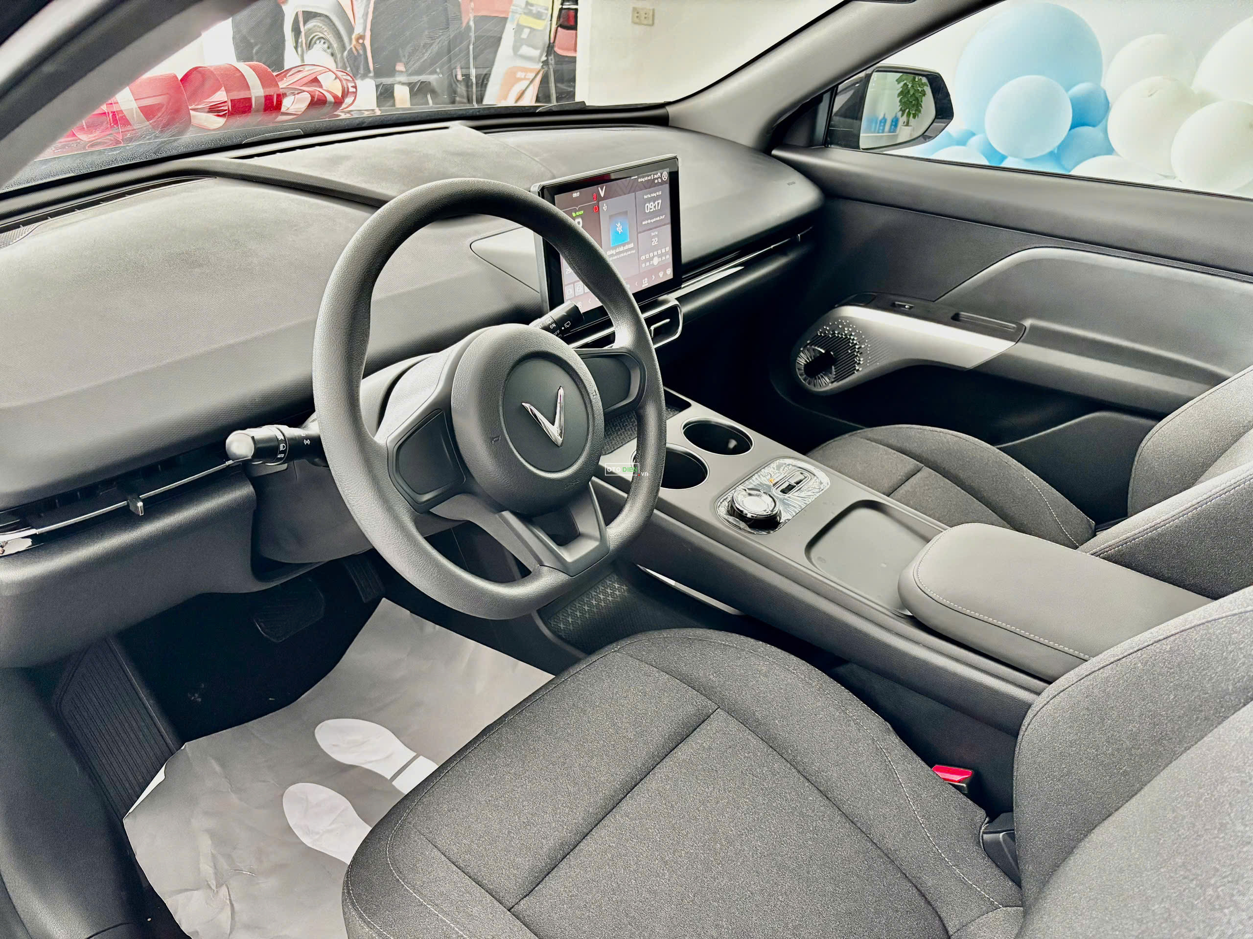Khoang lái của VinFast Limo Green
