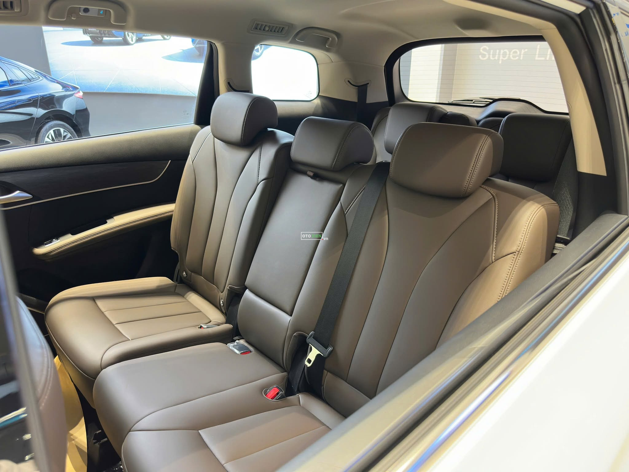Hàng ghế sau của BYD M6