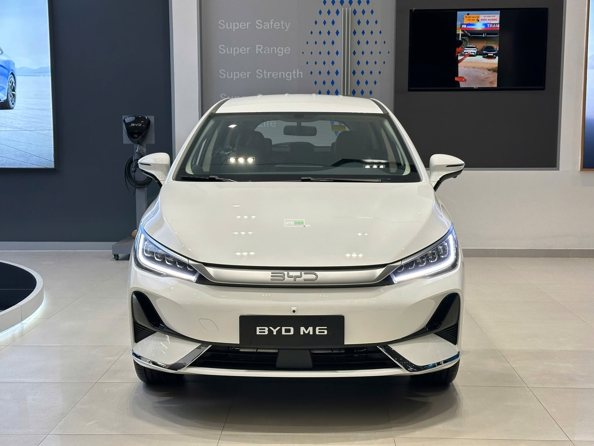 Hình ảnh đẩu xe BYD M6