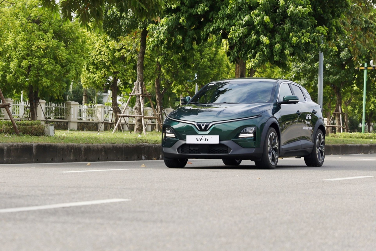 Trải nghiệm lái khá đầm chắc